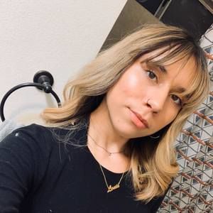 Meet your Posher, Andrea